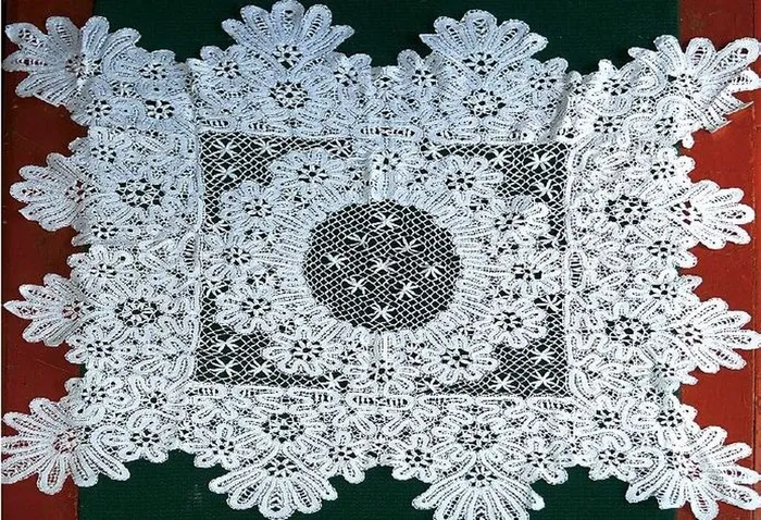 Кружево Карелиной Л.С.